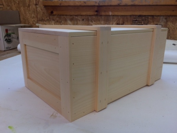 Large Custom Wooden Crates with Fitted Tops – Bulk Orders Available Large wooden crate with a drop-in fitted top and decorative cleats, designed for packaging, shipping, and storage.
